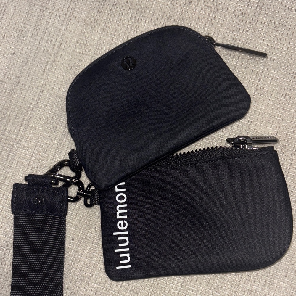 Lululemon multi pouch